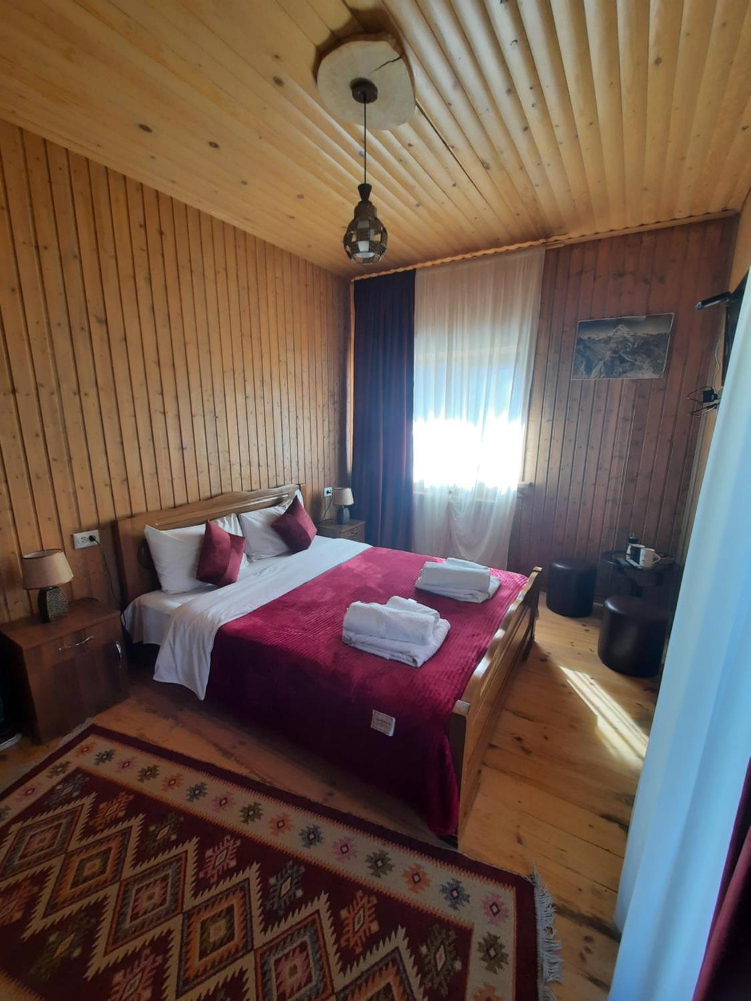 Hotel Bana à Kazbegi Extérieur photo